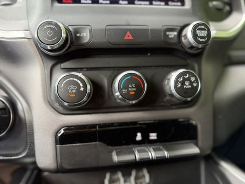 Used 2020 RAM 1500 Big Horn AWD/4WD image 35