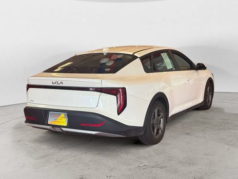 Used 2025 Kia K4 FWD image 3