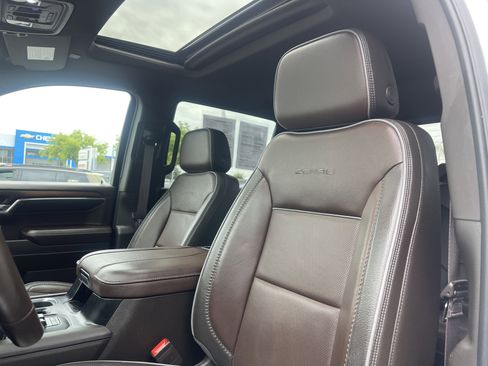 Used 2024 GMC Sierra 1500 Denali w/ Denali Reserve Package AWD/4WD image 8