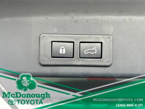 Used 2024 Subaru Ascent Premium w/ Convenience Package AWD/4WD image 7