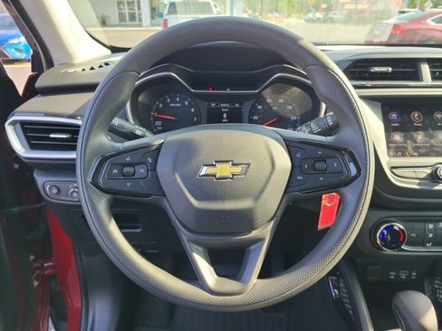 Used 2021 Chevrolet TrailBlazer LS FWD image 21