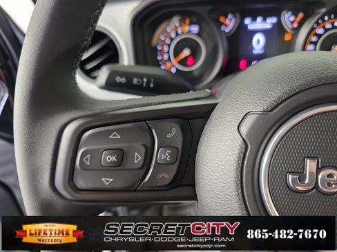 New 2025 Jeep Gladiator Sport image 16