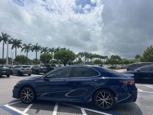 Used 2023 Toyota Camry SE FWD image 11