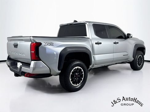 Used 2024 Toyota Tacoma TRD Off-Road AWD/4WD image 7