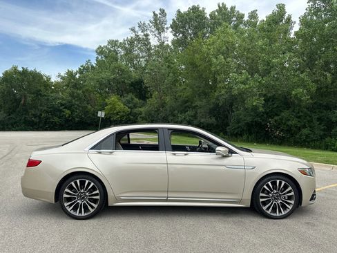 Used 2017 Lincoln Continental Reserve w/ Climate Package image 9