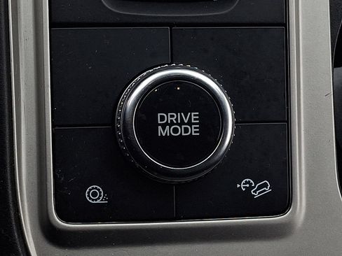 Certified 2022 Ford Explorer XLT image 24