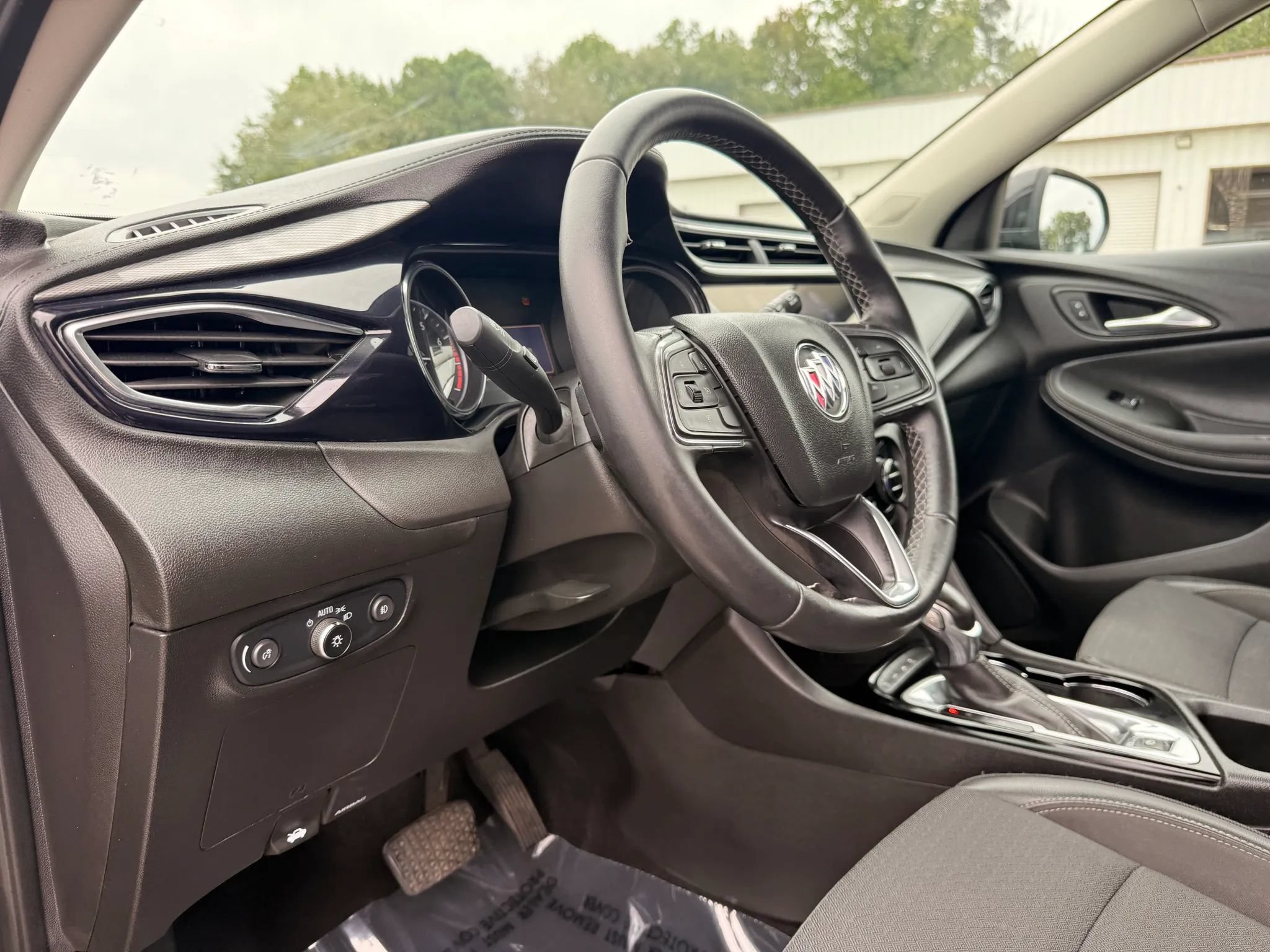 Used 2020 Buick Encore GX Select w/ Sport Touring Package AWD/4WD image 17