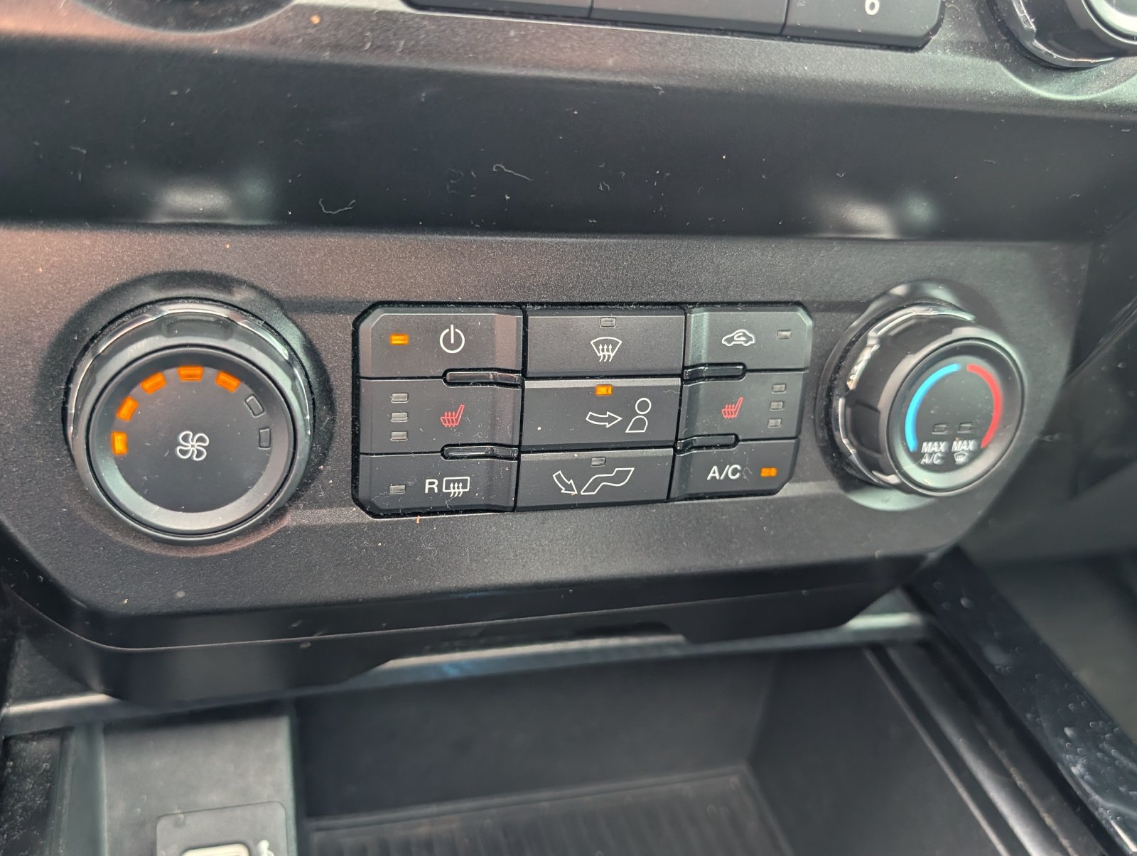 Used 2019 Ford F150 XLT w/ Equipment Group 302A Luxury AWD/4WD image 14