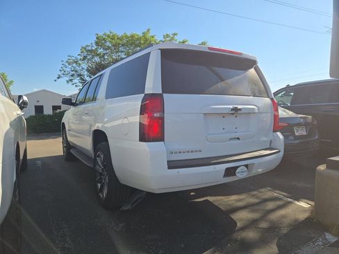 Used 2020 Chevrolet Suburban LT AWD/4WD image 7