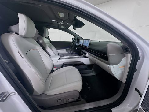 Used 2023 Hyundai Ioniq 6 Limited image 32