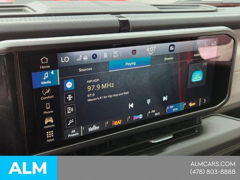 Used 2025 Jeep Wrangler Unlimited Sahara AWD/4WD image 23