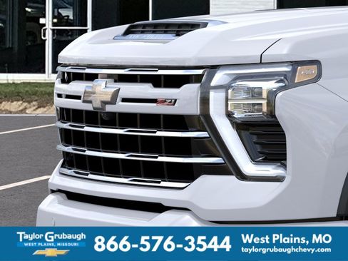 New 2026 Chevrolet Silverado 2500 LT w/ Z71 Chrome Sport Edition AWD/4WD image 13