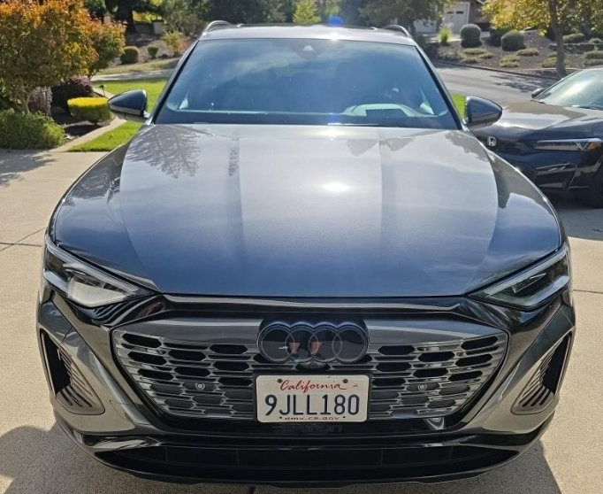 Used 2024 Audi Q8 e-tron Prestige AWD/4WD image 5