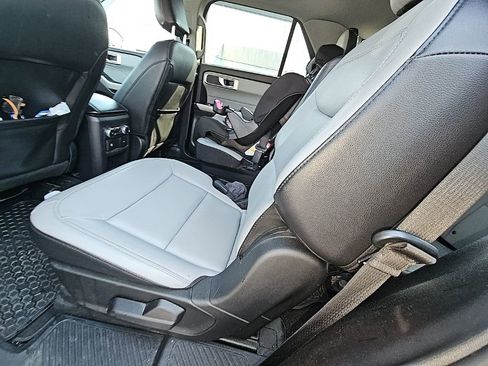 Used 2021 Ford Explorer XLT w/ Equipment Group 202A image 13