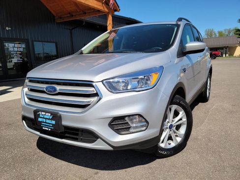 Used 2018 Ford Escape SE w/ SE Sync 3 Package AWD/4WD image 1