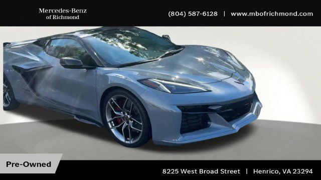 Used 2025 Chevrolet Corvette Z06 RWD image 4
