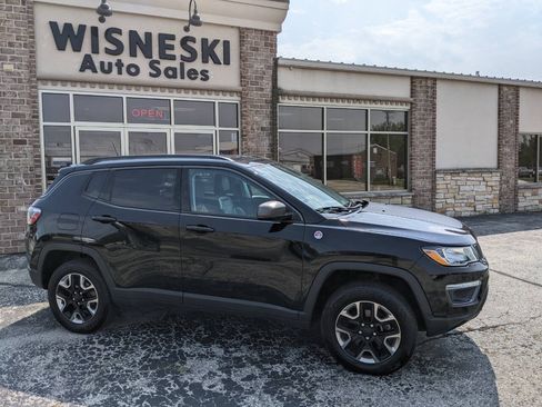 Used 2018 Jeep Compass Trailhawk w/ Leather Interior Group AWD/4WD image 2