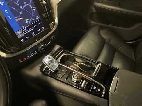 Used 2021 Volvo S60 T8 Inscription image 14