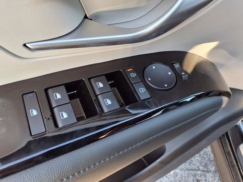 New 2025 Hyundai Tucson Limited image 11