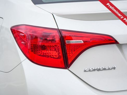 Used 2018 Toyota Corolla SE FWD image 9