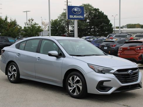 Used 2025 Subaru Legacy Premium image 3