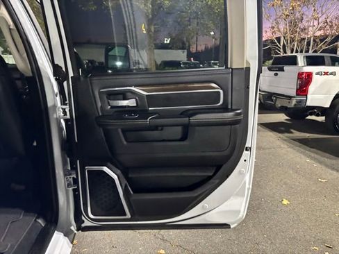 Used 2024 RAM 2500 Laramie image 32