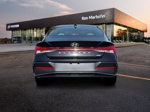 New 2026 Hyundai Elantra Limited FWD image 6