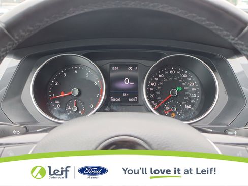 Used 2019 Volkswagen Tiguan SE image 18