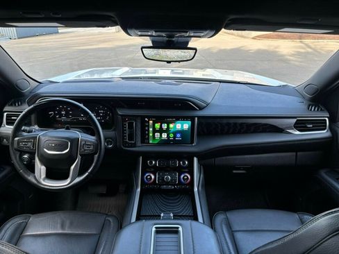 Used 2024 GMC Yukon XL Denali w/ Advanced Technology Package image 27