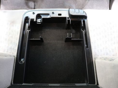 Used 2000 Ford F350 XLT image 86