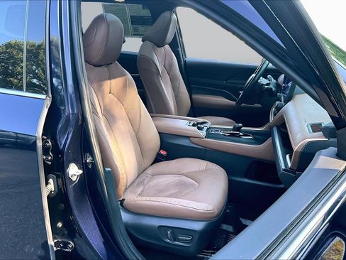 Certified 2024 Toyota Grand Highlander AWD Hybrid image 8