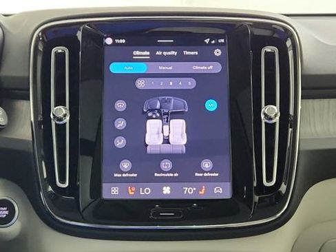 Certified 2026 Volvo XC40 B5 Plus w/ Protection Package Premier AWD/4WD image 21