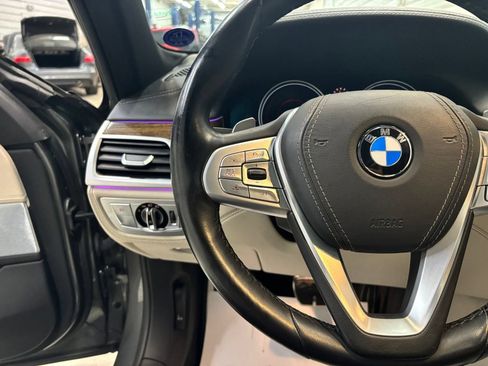 Used 2019 BMW 750i xDrive w/ Executive Package AWD/4WD image 12