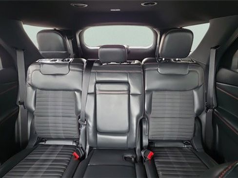 Certified 2025 Ford Explorer ST-Line w/ ST-Line Street Pack image 25