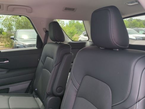 New 2026 Nissan Pathfinder SL w/ SL Premium Package FWD image 29
