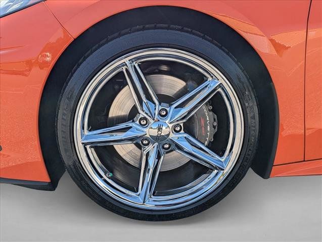 Used 2021 Chevrolet Corvette Stingray Coupe w/ Z51 Performance Package RWD image 9