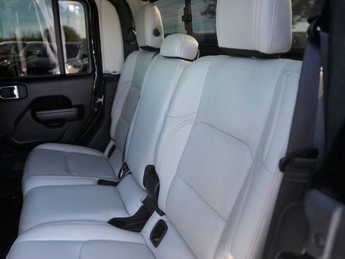 Used 2021 Jeep Gladiator Mojave image 13