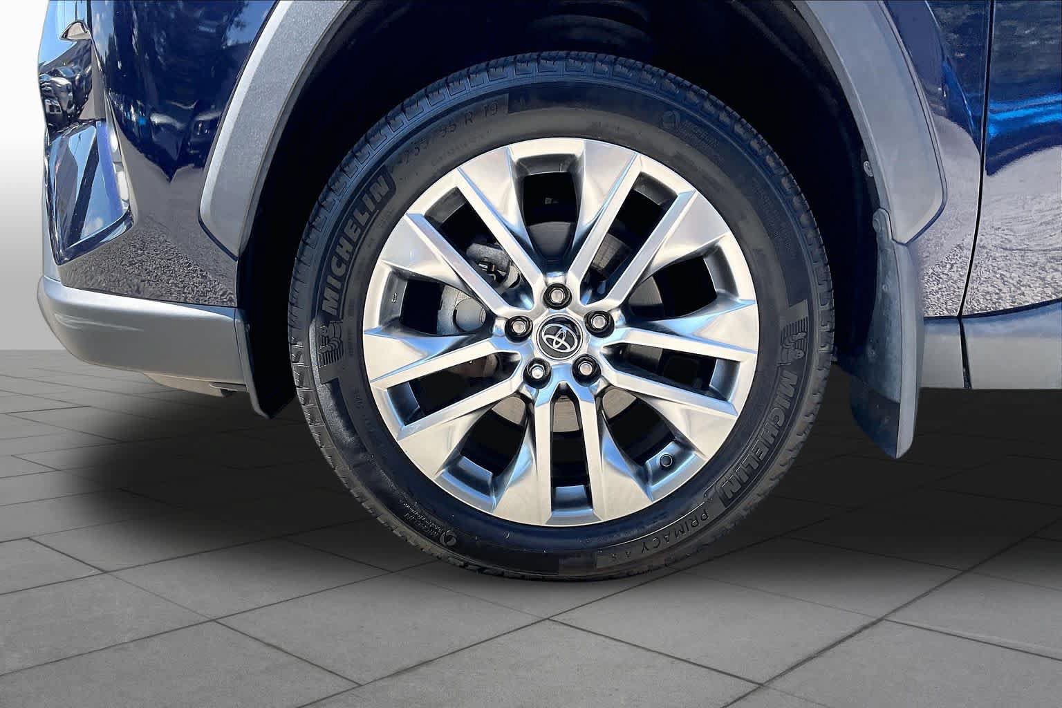 Used 2021 Toyota RAV4 XLE Premium AWD/4WD image 11