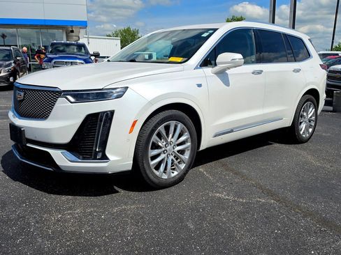 Used 2021 Cadillac XT6 Premium Luxury w/ Platinum Package AWD/4WD image 2