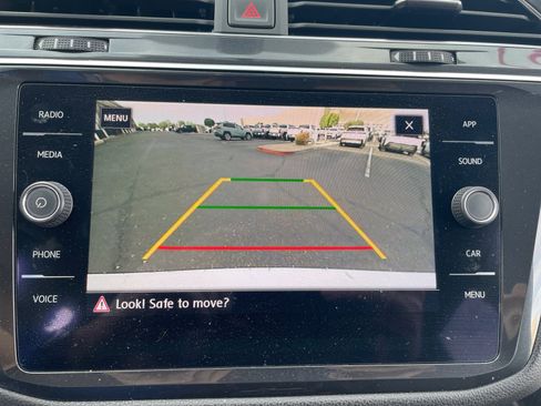 Used 2018 Volkswagen Tiguan SE FWD image 27