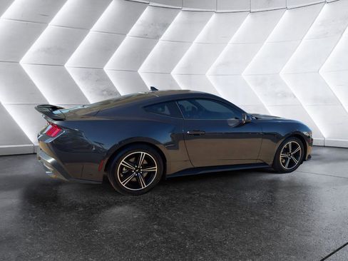 Used 2024 Ford Mustang Coupe image 5