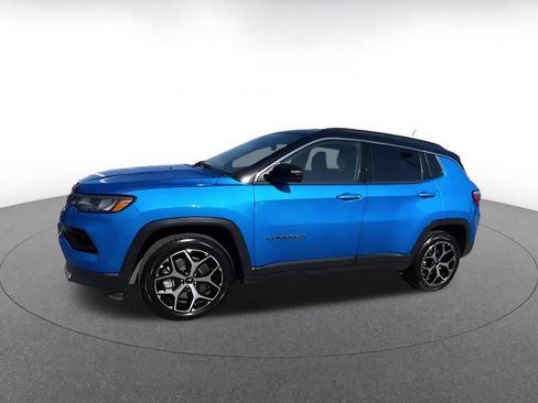 Used 2025 Jeep Compass Limited AWD/4WD image 8
