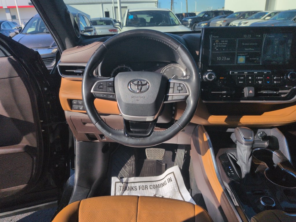 Used 2022 Toyota Highlander Platinum AWD/4WD image 13