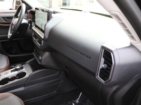 Used 2025 Ford Bronco Sport Outer Banks w/ Outer Banks Tech Package+ AWD/4WD image 12
