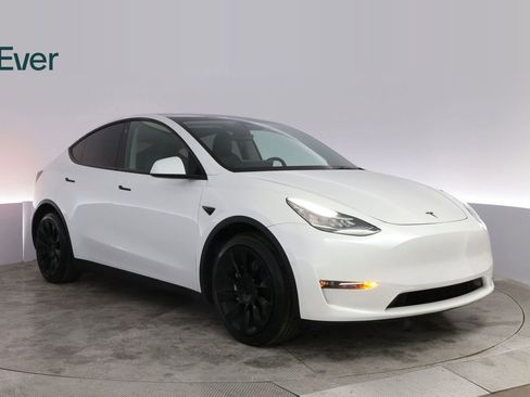 Used 2021 Tesla Model Y Long Range AWD/4WD image 13