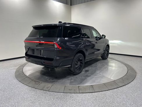 New 2026 Lincoln Navigator Reserve w/ Jet Appearance Package AWD/4WD image 6