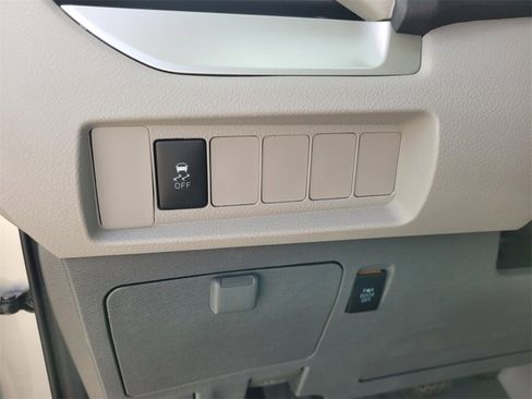 Used 2020 Toyota Sienna LE image 21