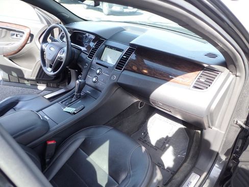 Used 2016 Ford Taurus Limited FWD image 12