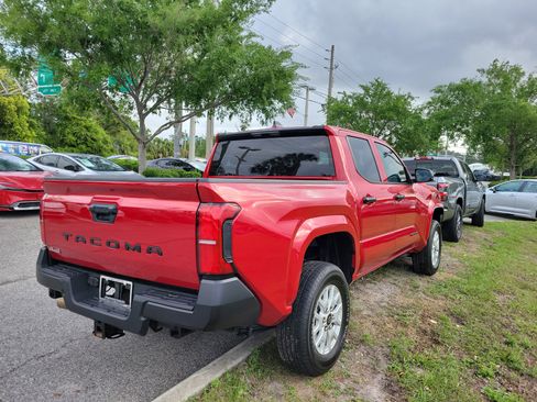 Used 2025 Toyota Tacoma SR image 12