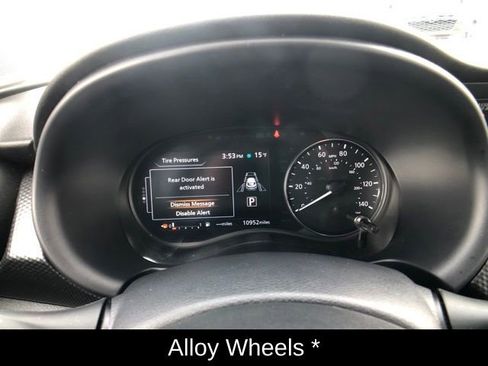 Certified 2024 Nissan Kicks SV image 18